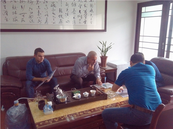 偉誠(chéng)萬(wàn)向